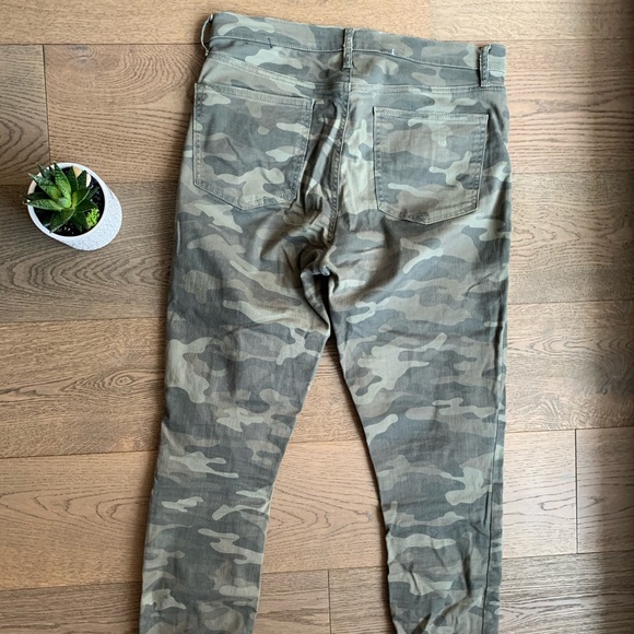 High rise skinny camo Jean - Picture 2 of 3
